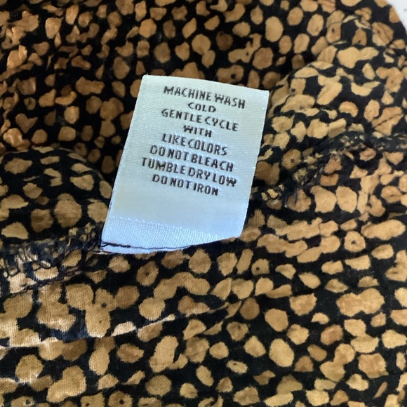 Two-Tone Black & Gold Button-Up Blouse - Picture 6 of 6